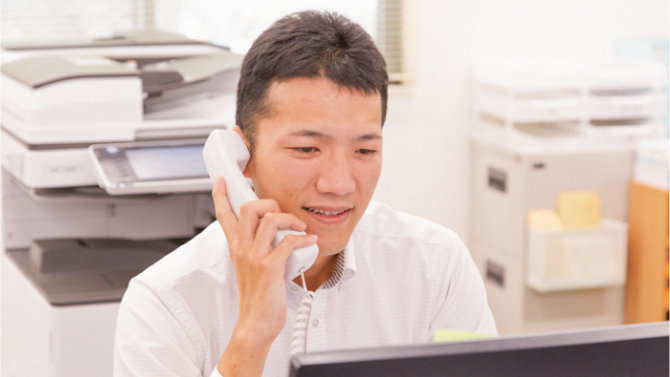 事務員 – 佐藤